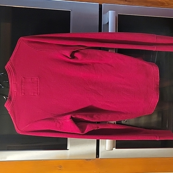 A&F Red long sleeve shirt size L - Picture 6 of 6
